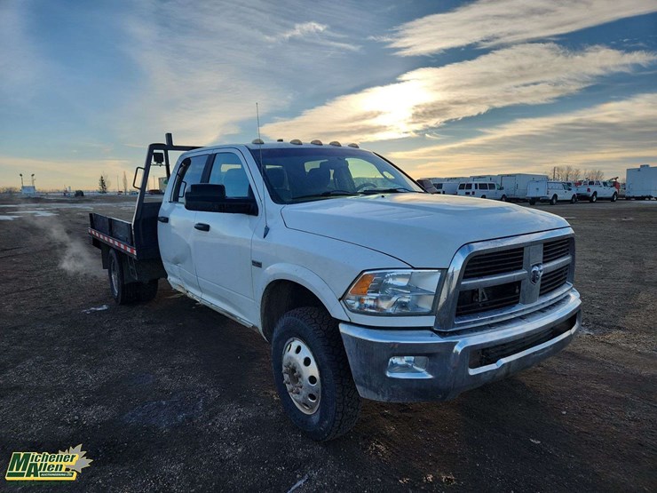 2012-dodge-3500-image-2