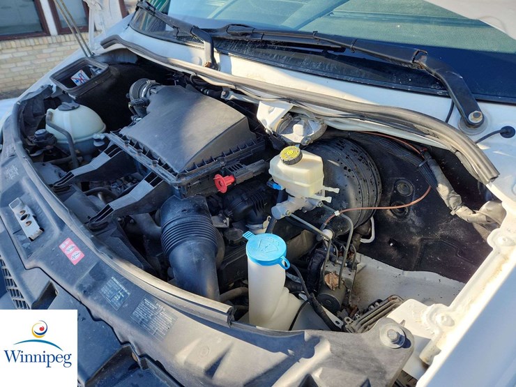 2011-mercedes-benz-sprinter-cargo-van-image-26