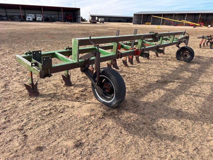 9-shank-cultivator-image-3