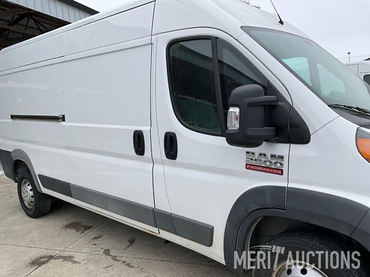 2017-ram-promaster-2500-image-18
