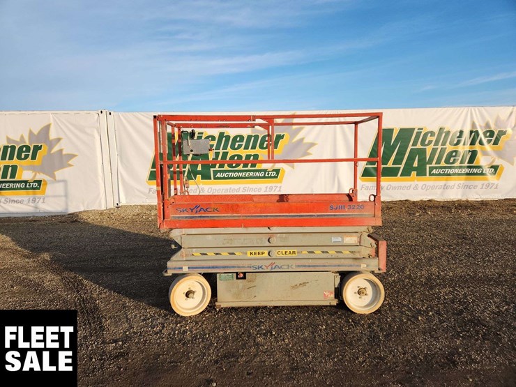 skyjack-sj3220-900-lbs-scissor-lift-image-7
