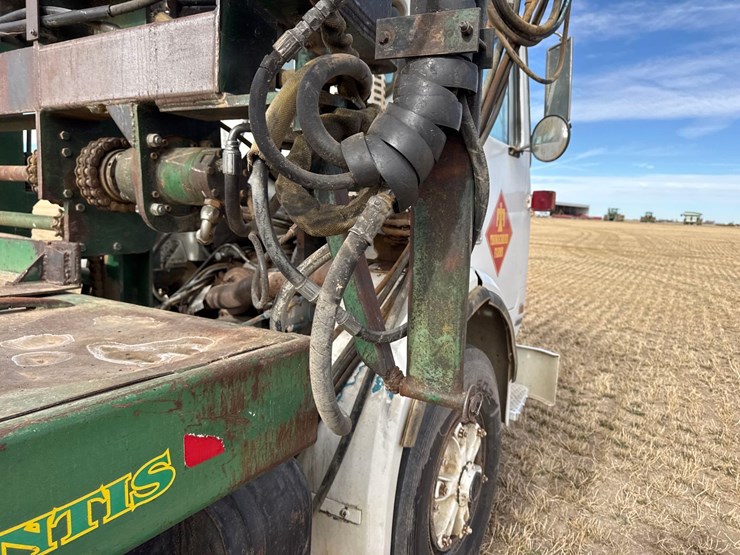 1986-white-140-image-66