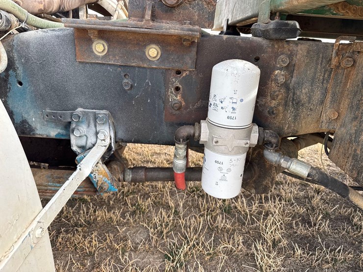 1986-white-140-image-23