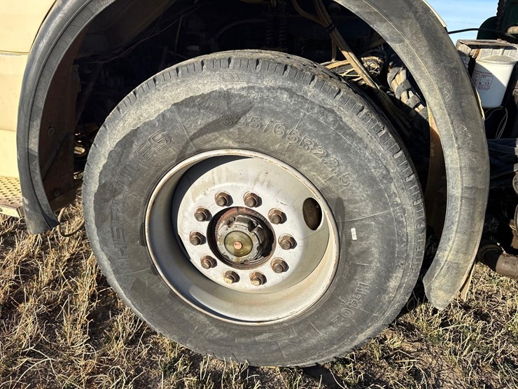 1992-white-gmc-haying-mantis-stacker-truck-image-33