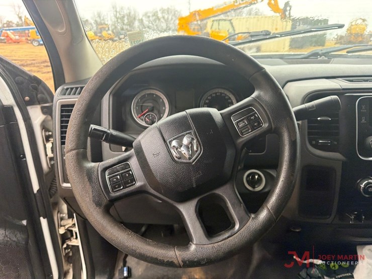 2015-dodge-2500-image-19