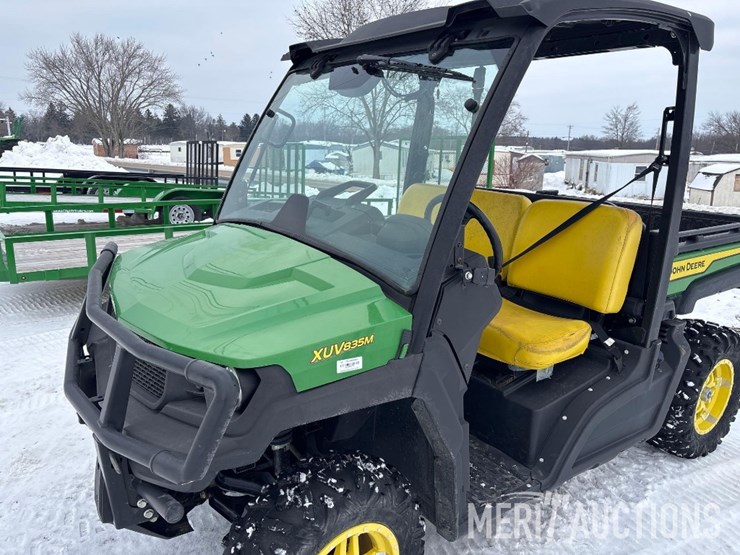 2021-john-deere-gator-image-9