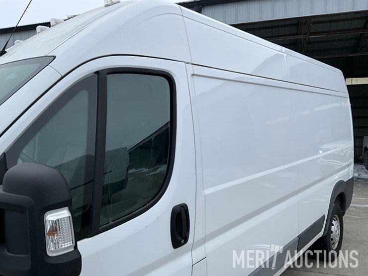 2017-ram-promaster-2500-image-12