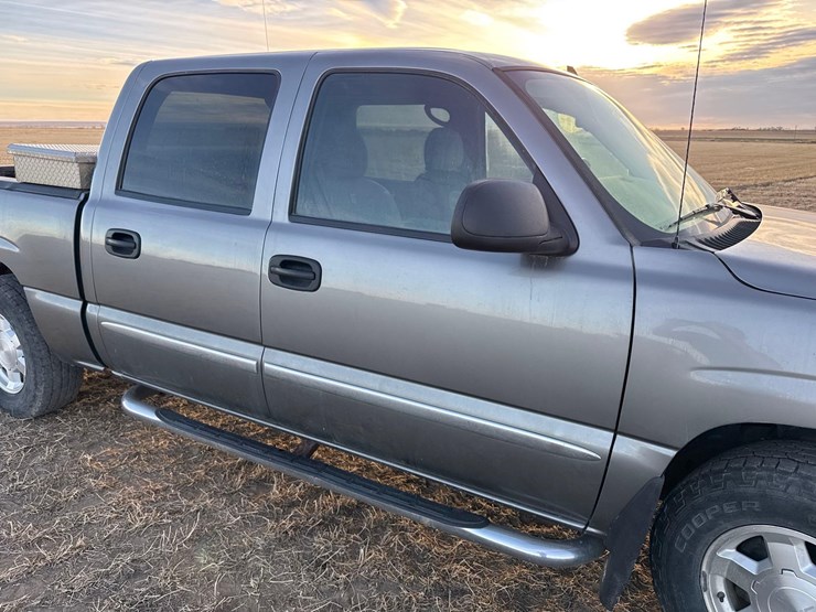 2006-gmc-sierra-1500-image-12