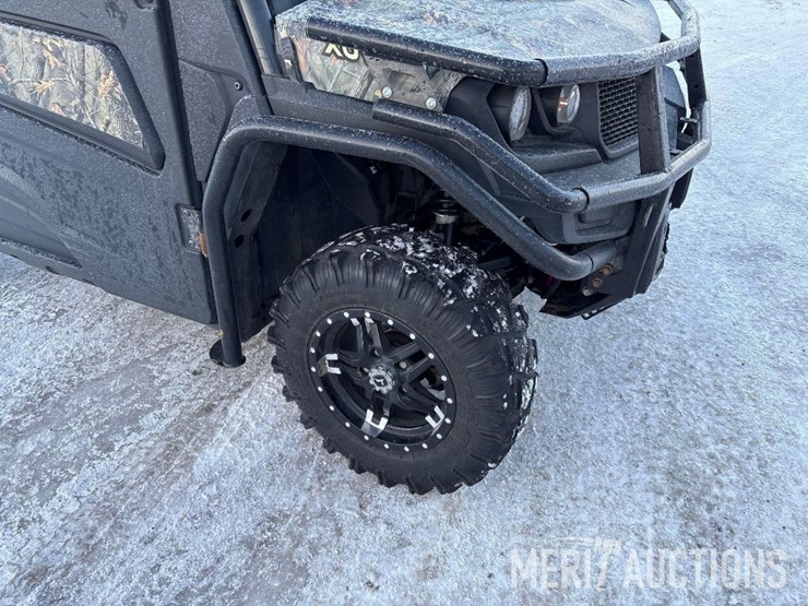 2019-john-deere-gator-image-18