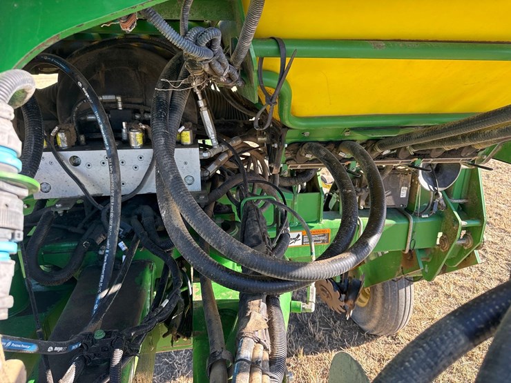 2014-john-deere-1770nt-image-85