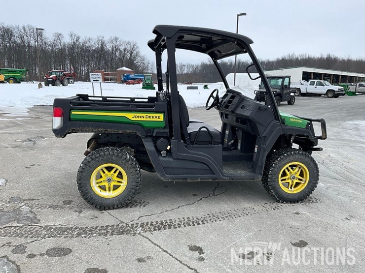 2024-john-deere-gator-image-5