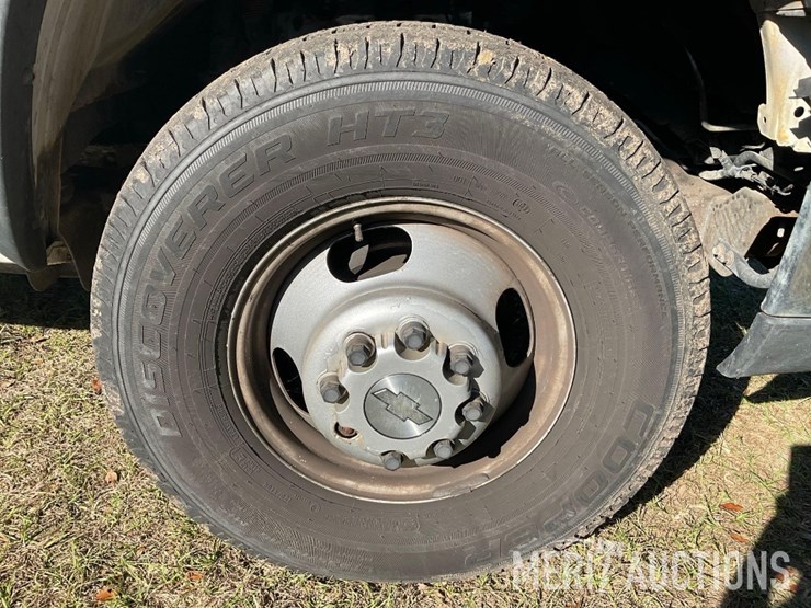 2006-chevrolet-3500-image-28