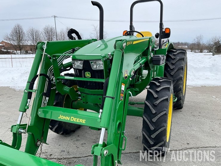 2024-john-deere-5075e-image-9
