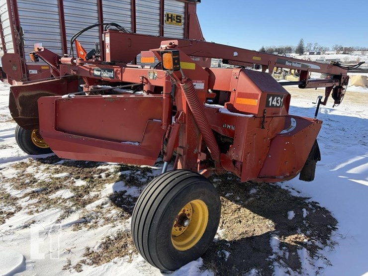 new-holland-1431-image-3
