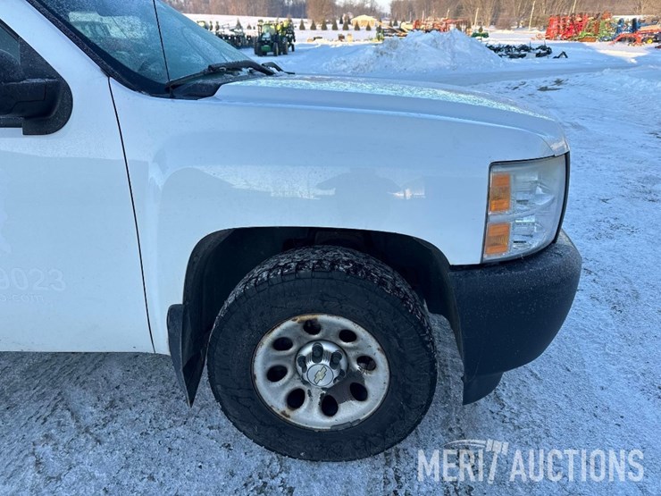 2011-chevrolet-silverado-1500-image-22