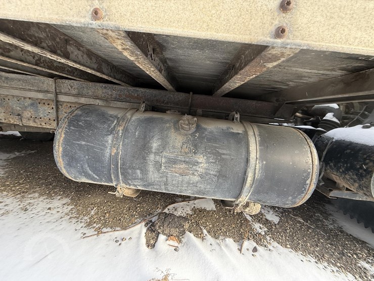 2000-isuzu-npr-image-23