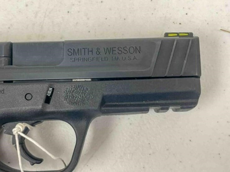 smith-&-wesson-pistol-image-2