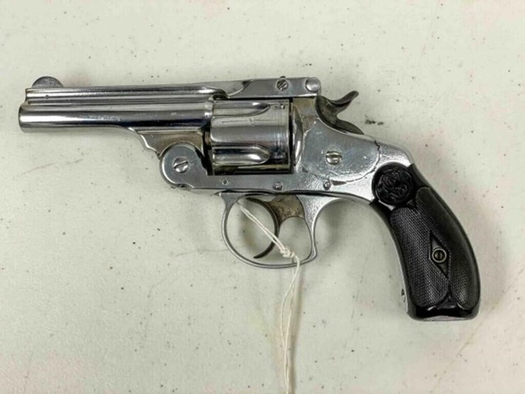 smith-&-wesson-revolver-image-1