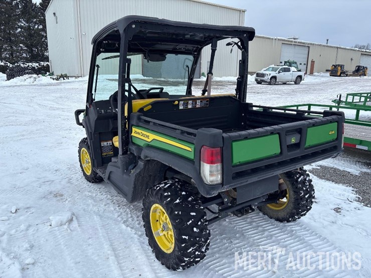2021-john-deere-gator-image-3