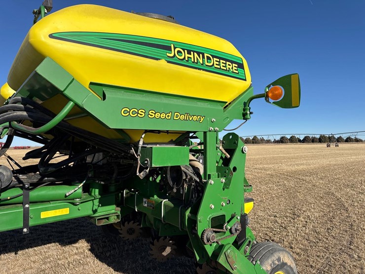 2014-john-deere-1770nt-image-35