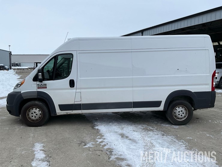 2017-ram-promaster-2500-image-2