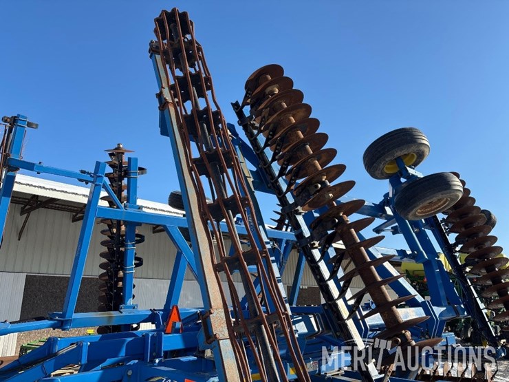 2012-landoll-4731-33-vertical-tillage-tool-image-27