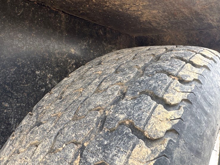 friesen-seed-tender-image-31