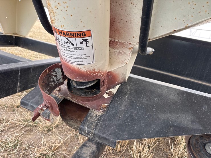 friesen-seed-tender-image-15