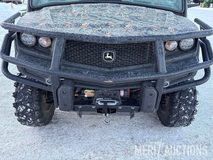 2019-john-deere-gator-image-8