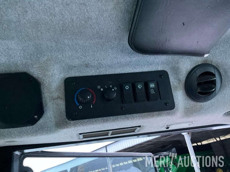 2010-new-holland-boomer-3050-image-32