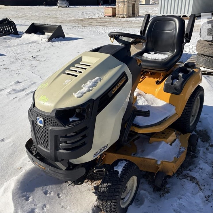 CUB CADET GT2000