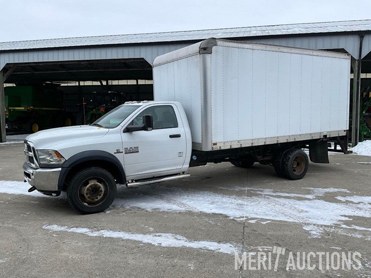 2016-dodge-5500-box-truck-image-1