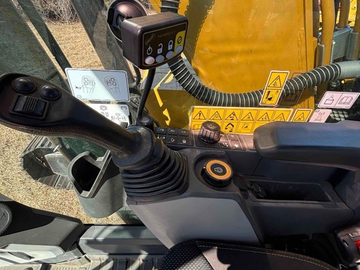 caterpillar-323-image-26