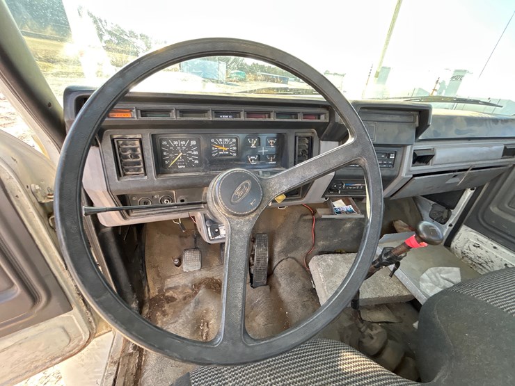 1998-ford-f800-image-14