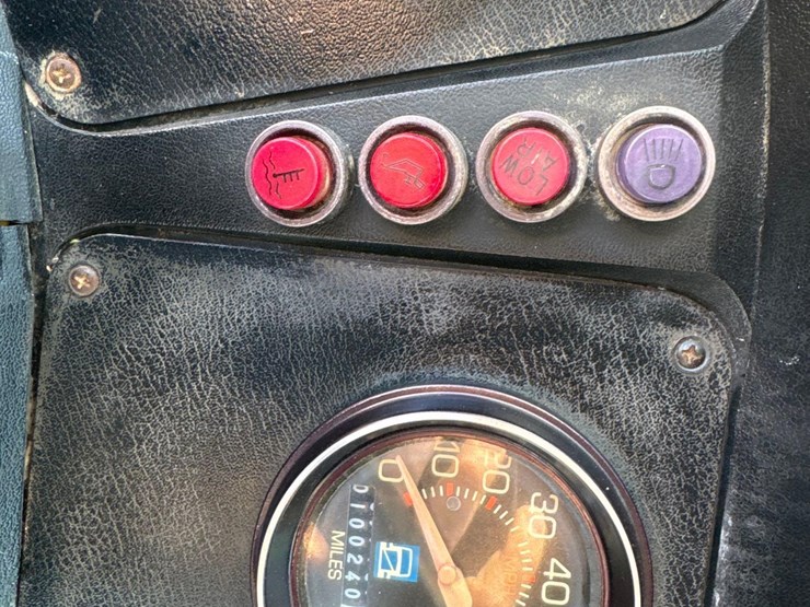 1992-white-gmc-haying-mantis-stacker-truck-image-30