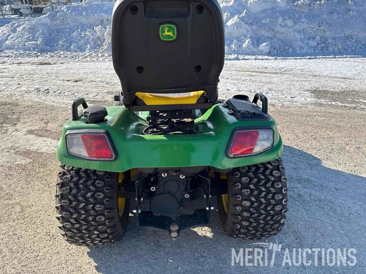 2022-john-deere-x730-image-15