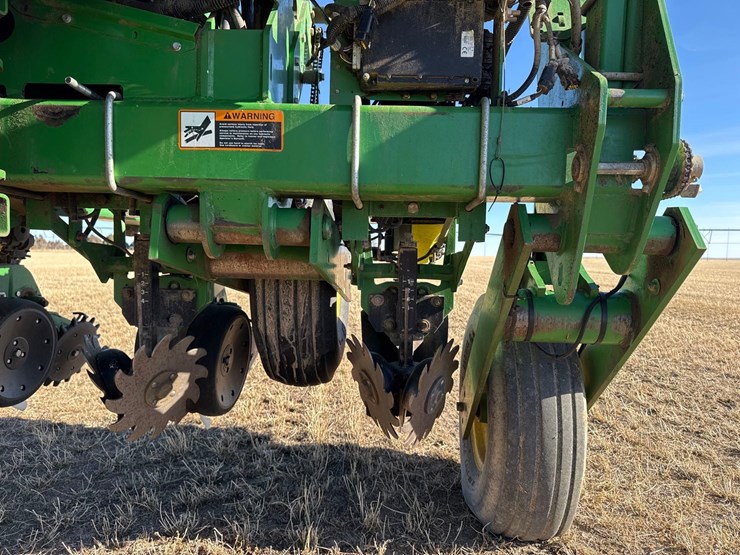 2014-john-deere-1770nt-image-33