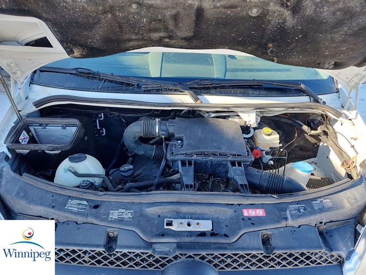 2011-mercedes-benz-sprinter-cargo-van-image-24