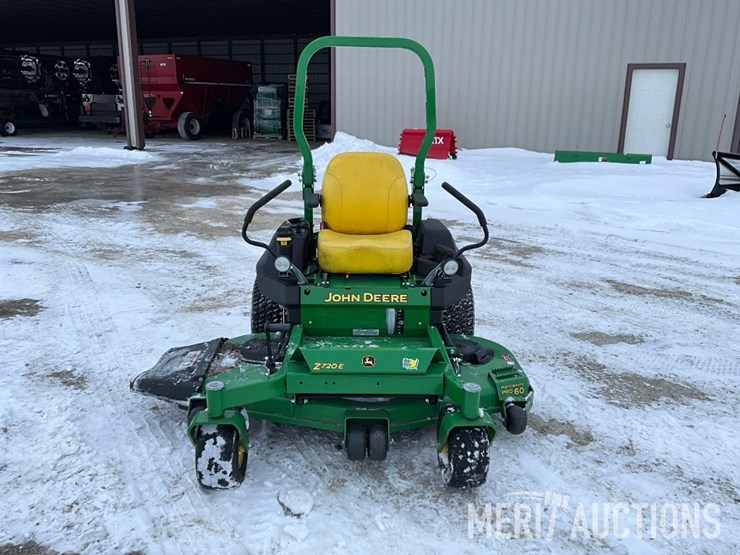 2022-john-deere-z720e-image-5