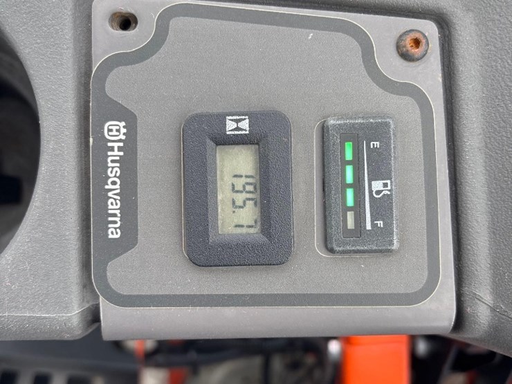 2022-husqvarna-z560l-zero-turn-image-20