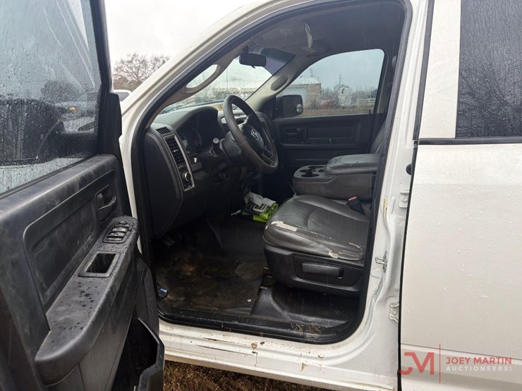 2015-dodge-2500-image-16