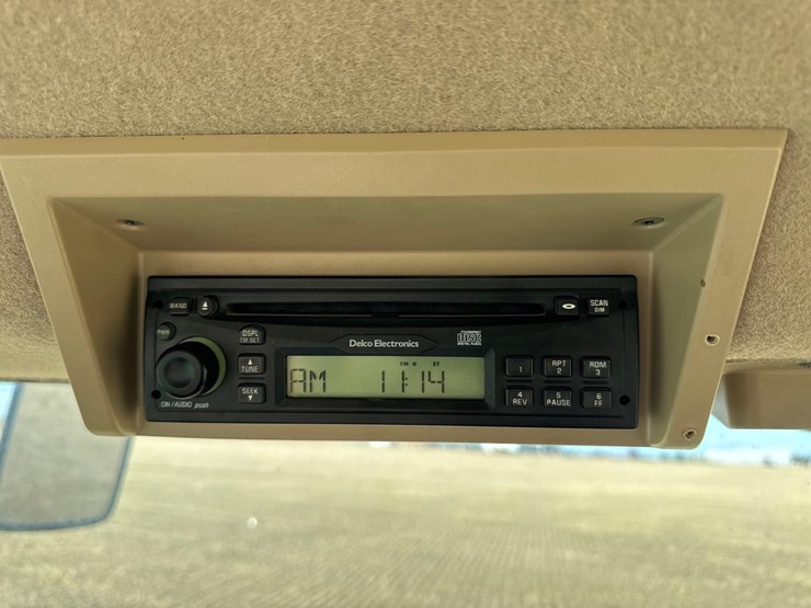 2008-john-deere-8330-image-81