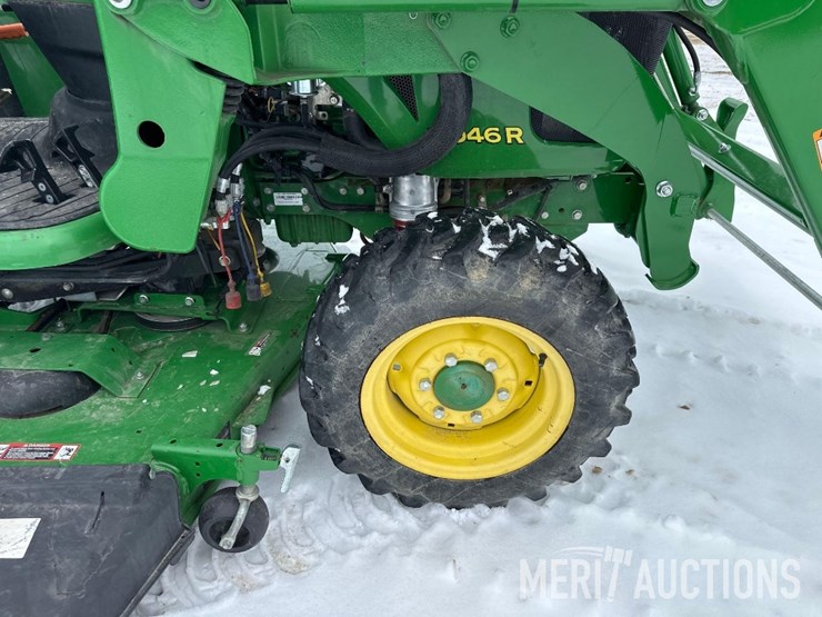 2015-john-deere-3046r-image-21