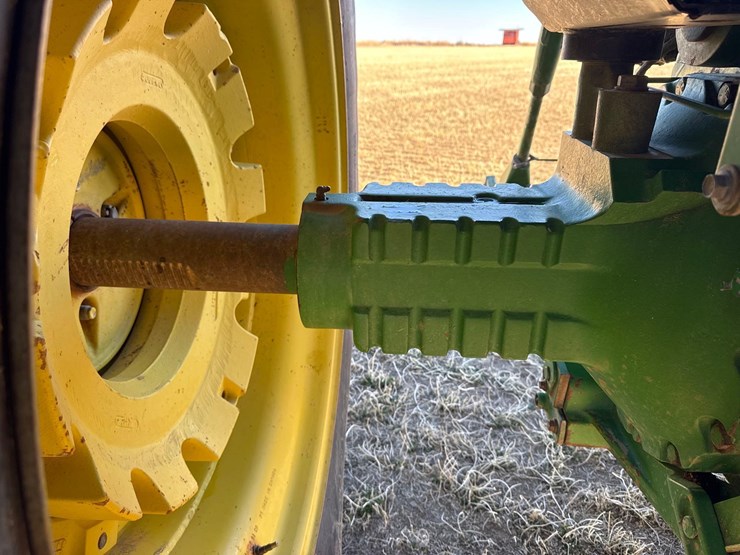 1991-john-deere-4560-image-32