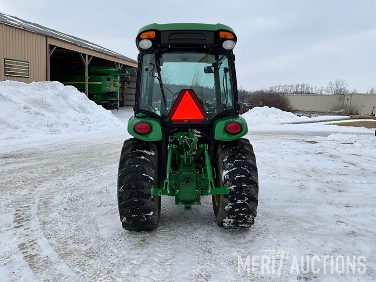 2021-john-deere-3046r-image-4