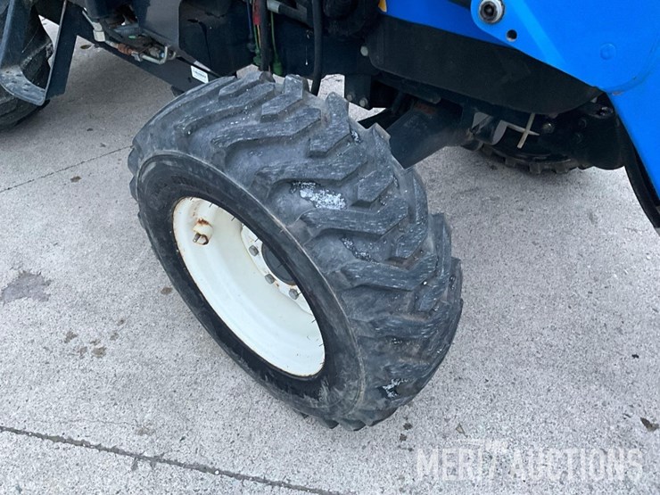 2010-new-holland-boomer-3050-image-26