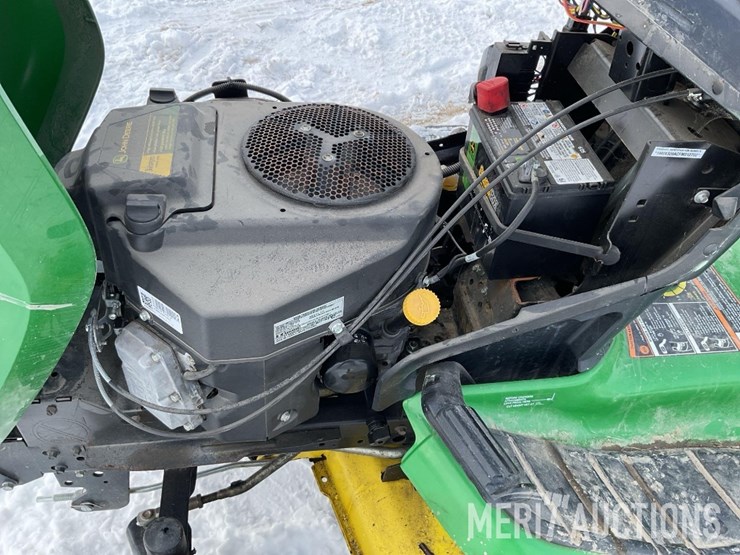 2015-john-deere-x320-image-14