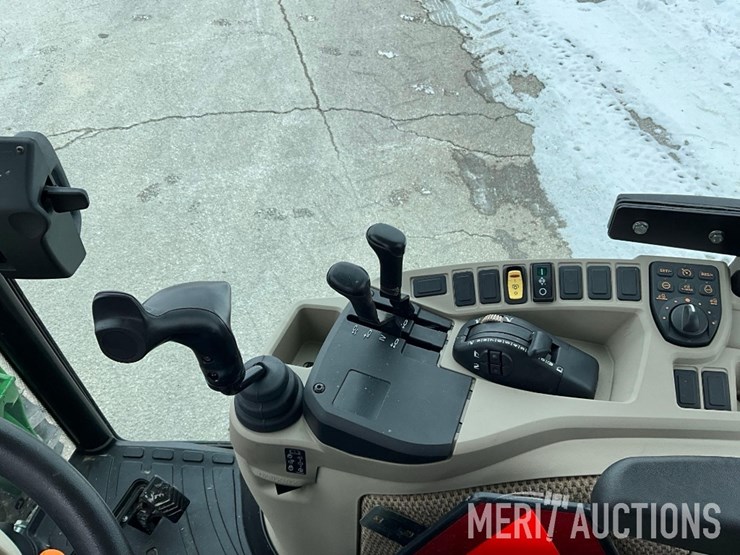 2024-john-deere-4044r-image-30