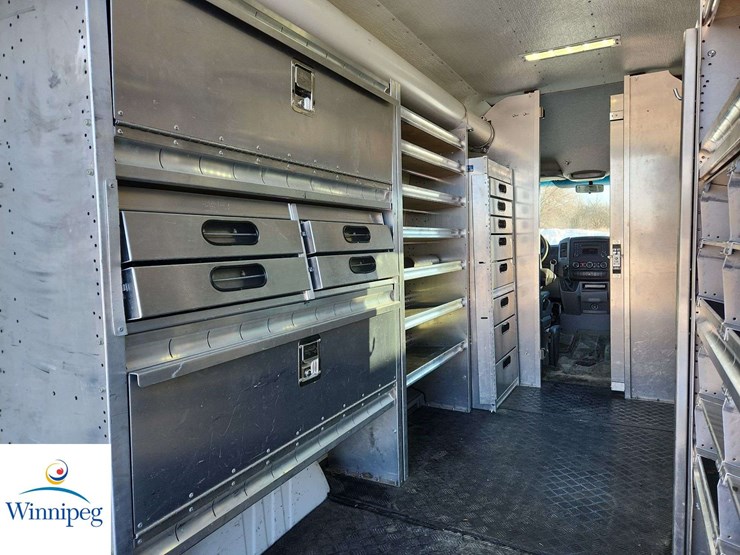 2011-mercedes-benz-sprinter-cargo-van-image-14