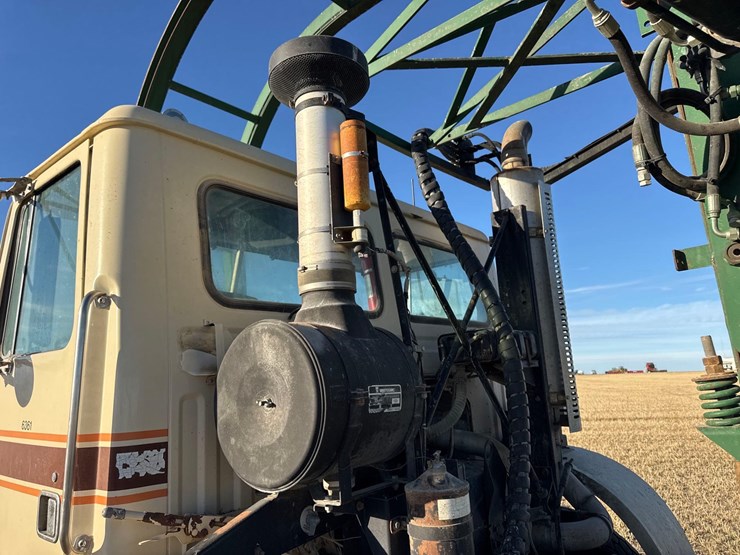 1992-white-gmc-haying-mantis-stacker-truck-image-36